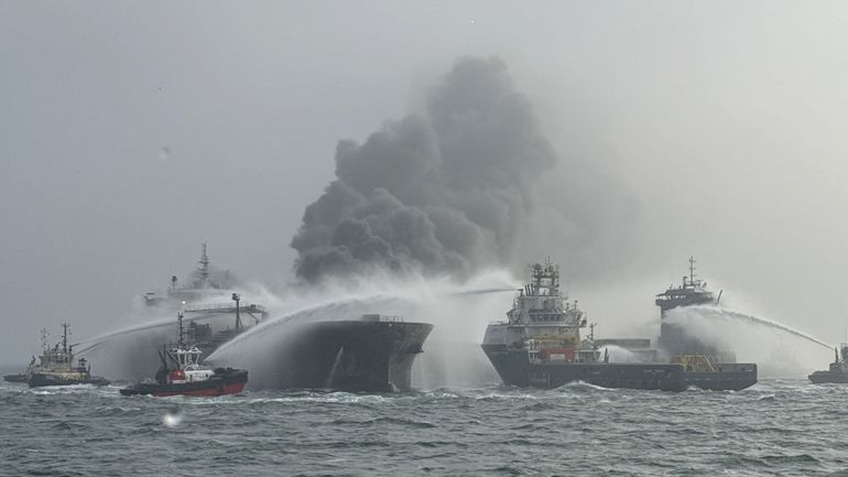 Collision en mer du Nord : le propriétaire du cargo assure qu'il n'y a pas de cyanure de sodium à bord, un marin présumé mort