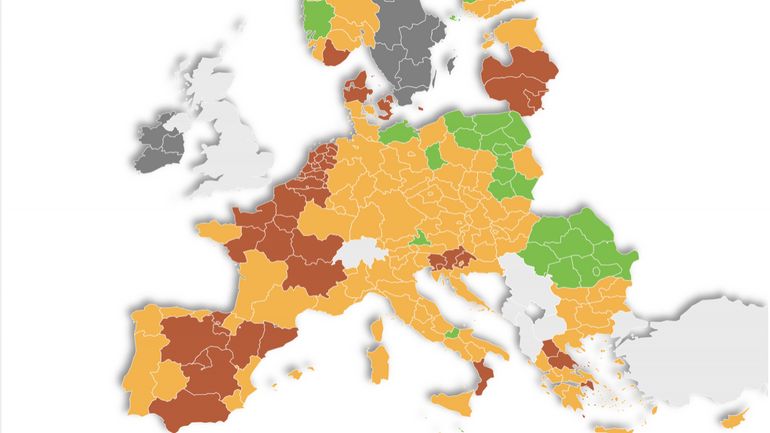 La Catalogne va passer en rouge, des régions françaises en orange : voici ce qui changera pour vos voyages dès lundi