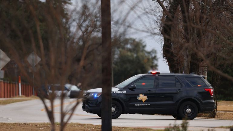 Fusillade dans une école du Texas : quinze personnes tuées dont 14 enfants, selon le gouverneur