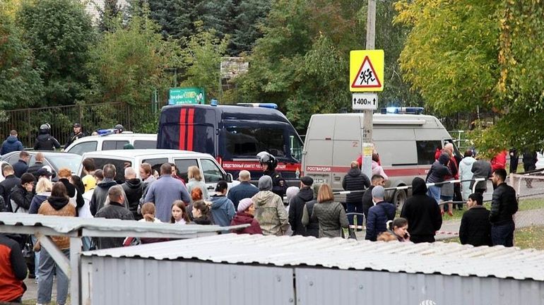 Fusillade dans une école russe d'Ijevsk : le bilan passe à treize morts dont sept enfants, Poutine dénonce un 