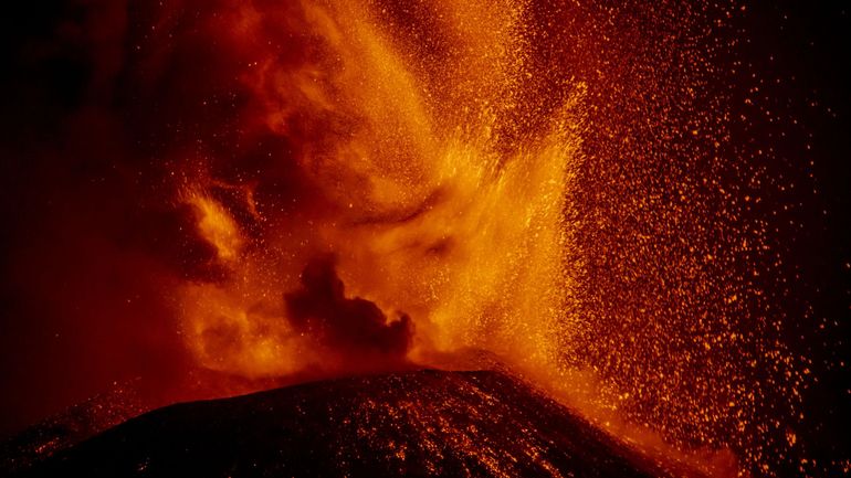 Eruption de l'Etna en Sicile : l'aéroport de Catane fermé jusque 20h00