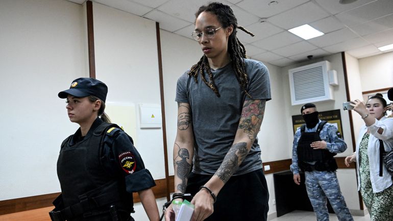 Guerre en Ukraine : la basketteuse américaine Griner condamnée à 9 ans de prison pour trafic de cannabis