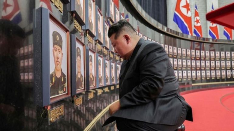 Guerre en Ukraine : Kim Jong Un décore ses soldats déployés en soutien de la Russie contre l'Ukraine