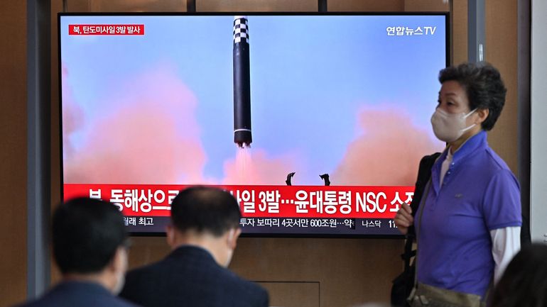 La Corée du Nord tire trois missiles au lendemain de la visite de Biden en Asie