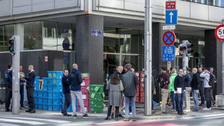 Action à Bruxelles des grossistes-répartiteurs de médicaments qui réclament une hausse de leur rémunération