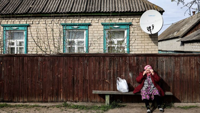 Fouilles, pots-de-vin et paranoïa : la vie sous l'occupation russe en Ukraine