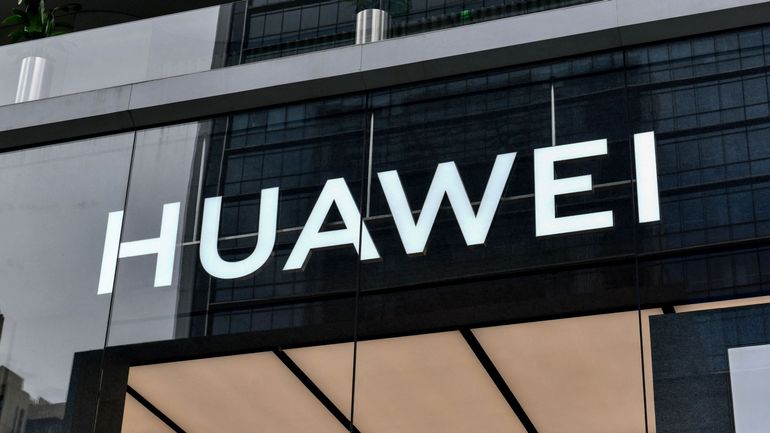 Le Canada bannit les géants chinois Huawei et ZTE du réseau 5G, la Chine condamne