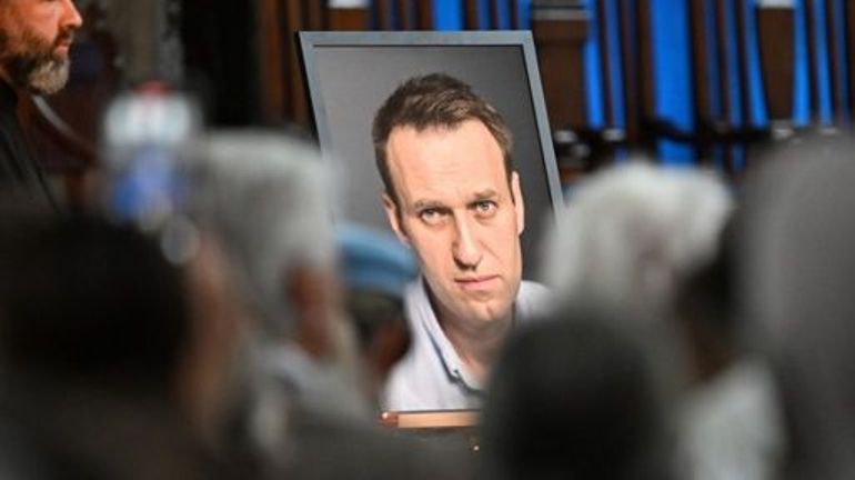 A Moscou, les partisans de Navalny lui rendent hommage le jour de sa naissance