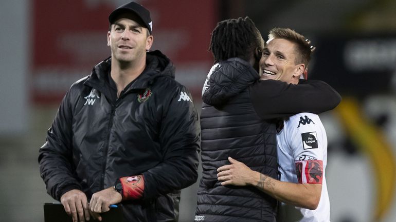 À dix pendant une mi-temps, Seraing remporte sa première victoire de la saison à Lokeren