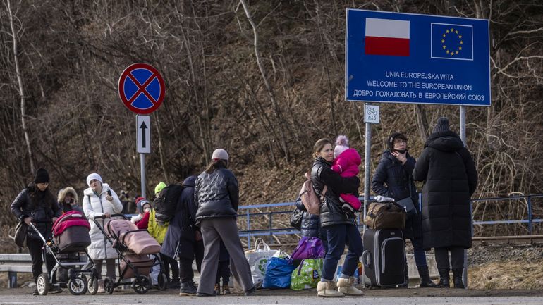 Guerre en Ukraine : près de 800.000 réfugiés ukrainiens déjà accueillis par la Pologne