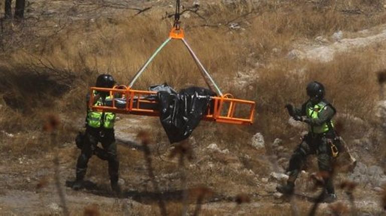 Mexique : les restes humains retrouvés dans 45 sacs correspondent aux huit jeunes disparus