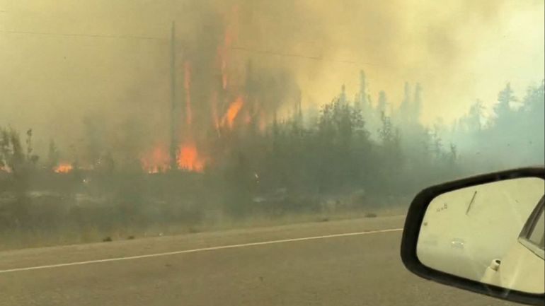Canada : 232 feux de forêts actifs, des milliers de personnes fuient dans le Nord canadien