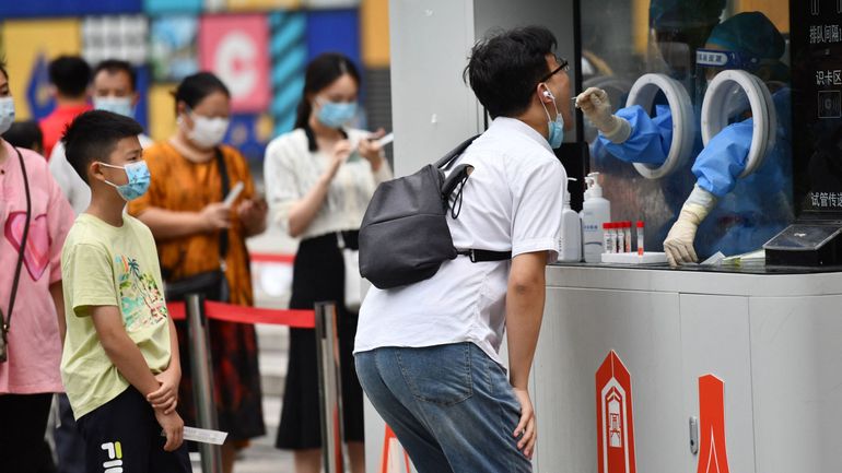 Coronavirus en Chine : des millions d'habitants confinés à Chengdu, l'une des plus grandes villes du pays