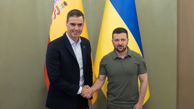 Guerre en Ukraine : le Premier ministre espagnol réaffirme à Kiev le soutien de l'UE