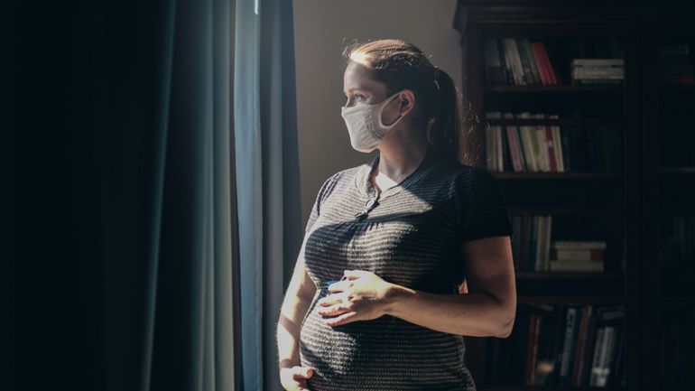 Covid-19 : un patient sur 6 sous respirateur ces 3 derniers mois en Angleterre était une femme enceinte non vaccinée