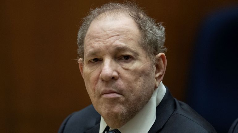 Harvey Weinstein comparaît au tribunal à New York après l'annulation de sa condamnation
