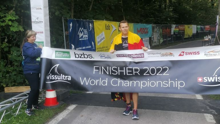 Un Belge explose le record du monde du déca-triathlon