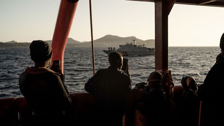 La France va expulser 44 des 234 rescapés de l'Ocean Viking