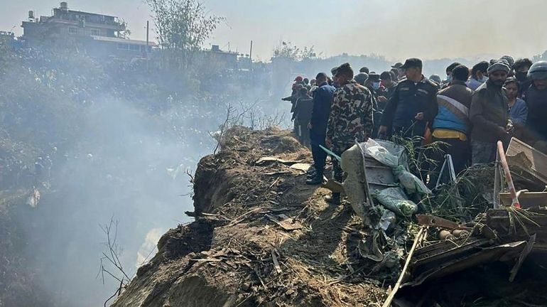 Crash d'un avion au Népal : le bilan s'alourdit à 67 morts, selon la police