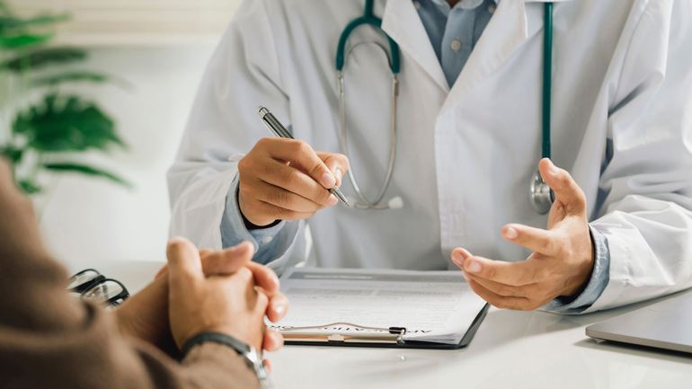 Belgique : le cap de 500.000 personnes en incapacité de travail a été dépassé en 2023, comment l'expliquer ?