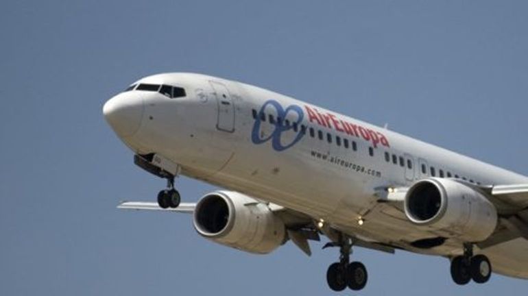 Les passagers d'un l'avion espagnol pris par des turbulences sont arrivés à leur destination finale, 6 passagers hospitalisés