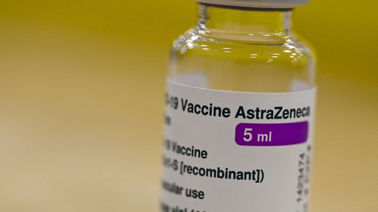 Les Bruxellois(es) vacciné(e)s avec AstraZeneca peuvent avancer leur deuxième dose, les premiers SMS envoyés
