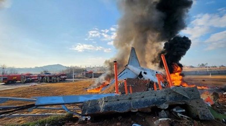 Un avion de ligne s'écrase en Corée du Sud : 179 des 181 passagers sont présumés morts