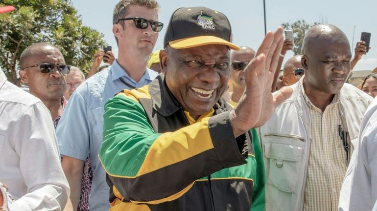 Le président sud-africain favori pour rester au pouvoir, malgré un scandale