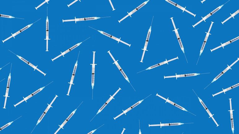 Un homme a reçu 217 doses de vaccin contre le Covid-19 : que lui est-il arrivé ?