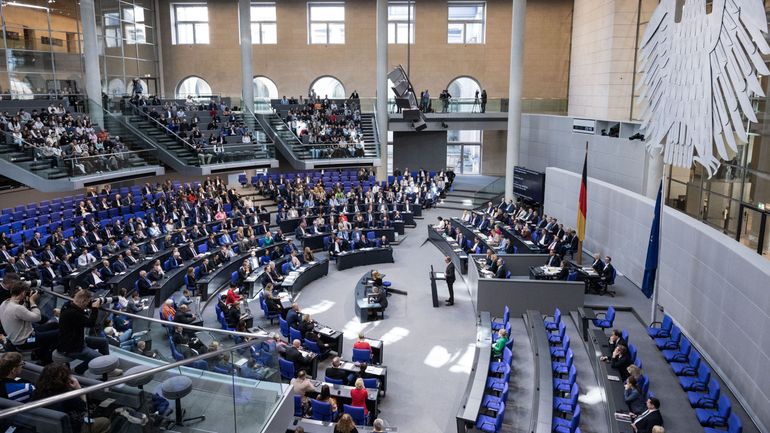 L’Allemagne adopte son budget 2025 et renforce ses dépenses militaires notamment face à la menace russe