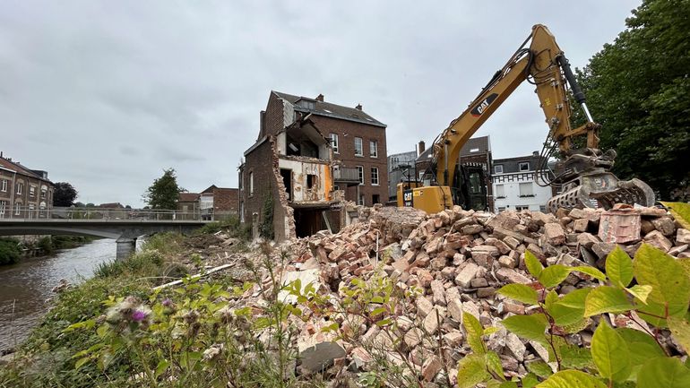 Après les inondations : à Verviers, début des démolitions d’une soixantaine d’habitations le long de la Vesdre