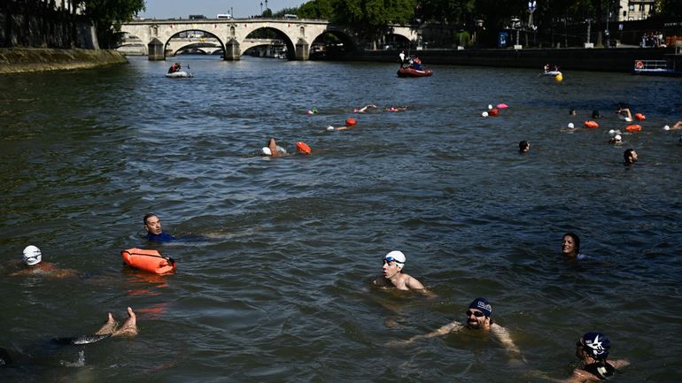Parisiens et touristes peuvent plonger dans la Seine à partir de ce samedi