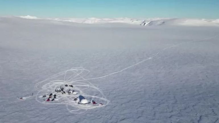 Dans l'archipel de Svalbard, des chercheurs forent la glace pour mesurer l'ampleur du réchauffement climatique