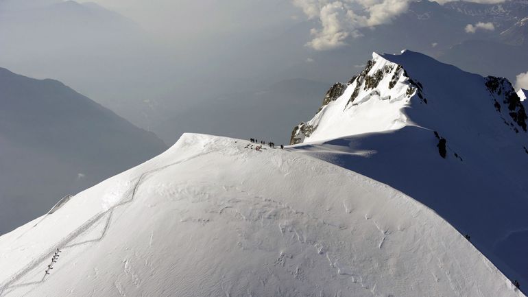 France : le mont Blanc mesuré à 4805,59 mètres, 2,22 m de moins qu'en 2021