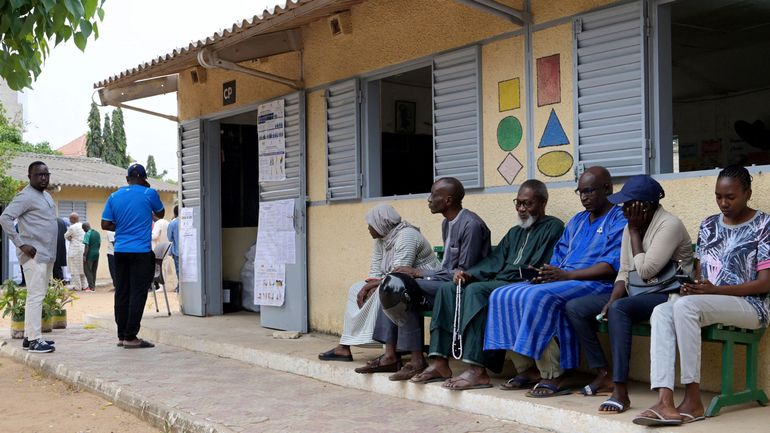 Sénégal : début des élections législatives, l'exécutif incarné par Faye en quête d'une large majorité