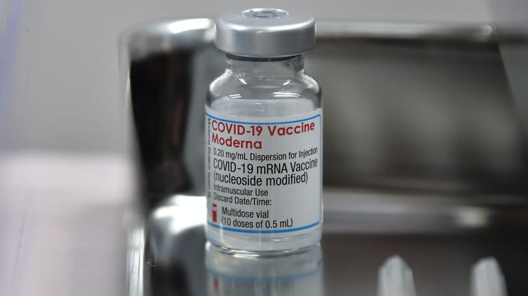 1,63 million de vaccins Moderna suspendus au Japon pour anomalie