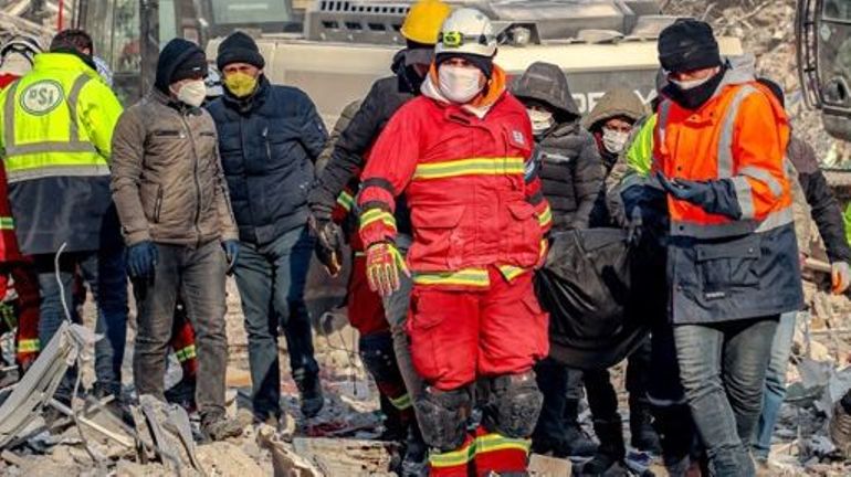 Séismes en Turquie et en Syrie : des sauvetages miraculeux une semaine après le séisme en Turquie et en Syrie