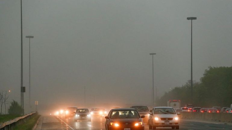 Canada : quatre morts et 900.000 foyers sans courant après des orages