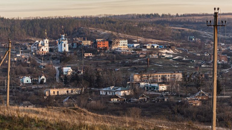 Guerre en Ukraine : à Bogorodytchné, des ruines, des chats et un homme