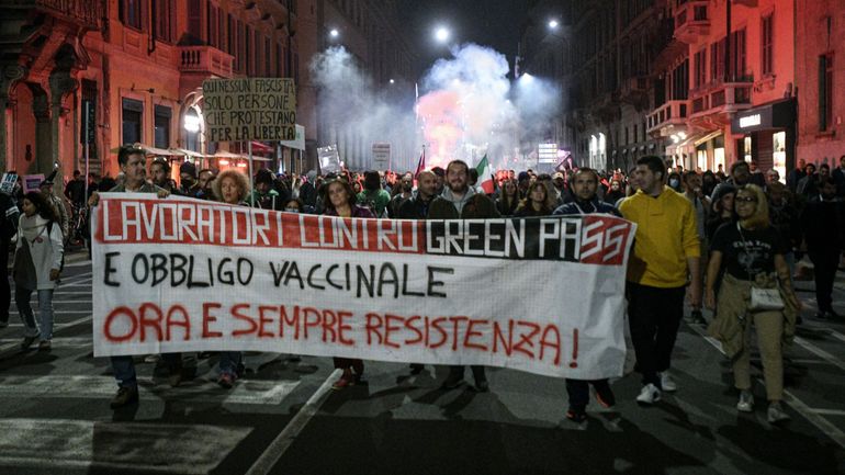 Manifestation anti-pass sanitaire au travail : l'Italie choquée par des participants 