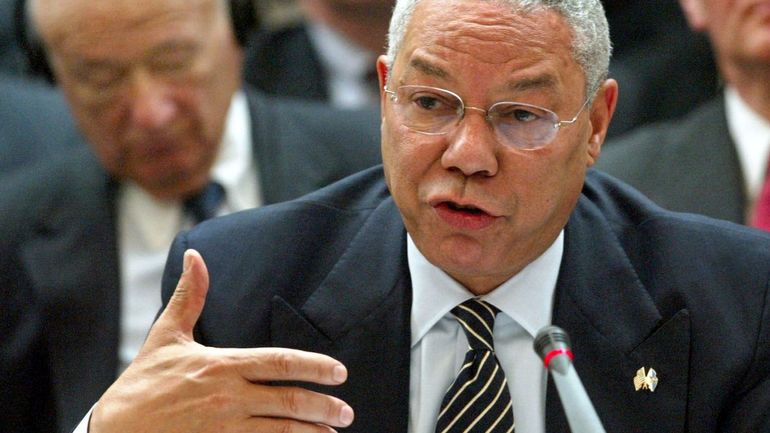 Décès de Colin Powell : retour sur son allocution qui a fait le tour du monde