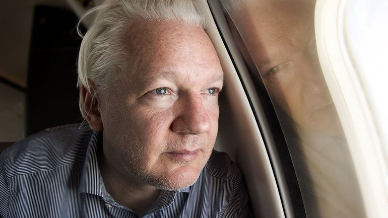 L'avion transportant Julian Assange, fondateur de WikiLeaks, a atterri en territoire américain