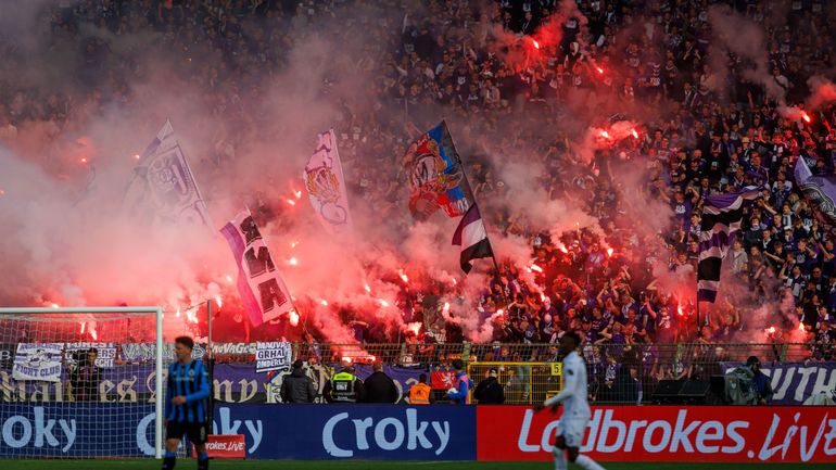 Affrontements entre supporters avant le début de la rencontre Club de Bruges - Anderlecht