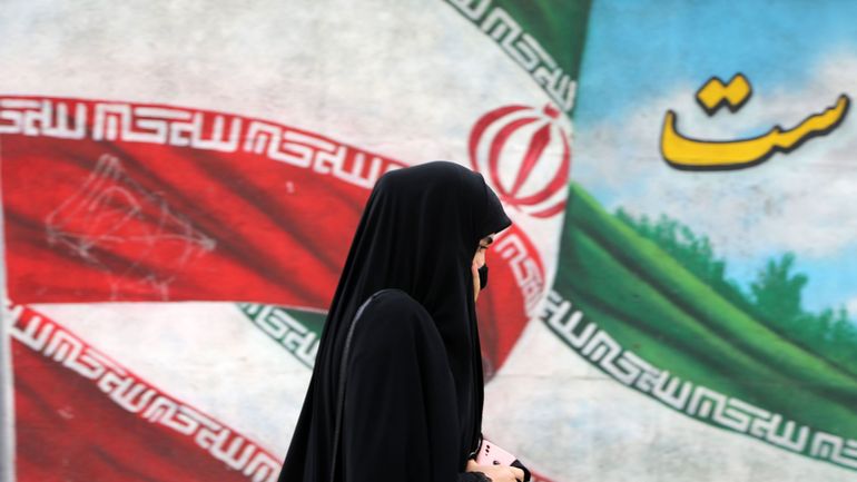 Iran : 150 commerces fermés pour non-respect du voile obligatoire
