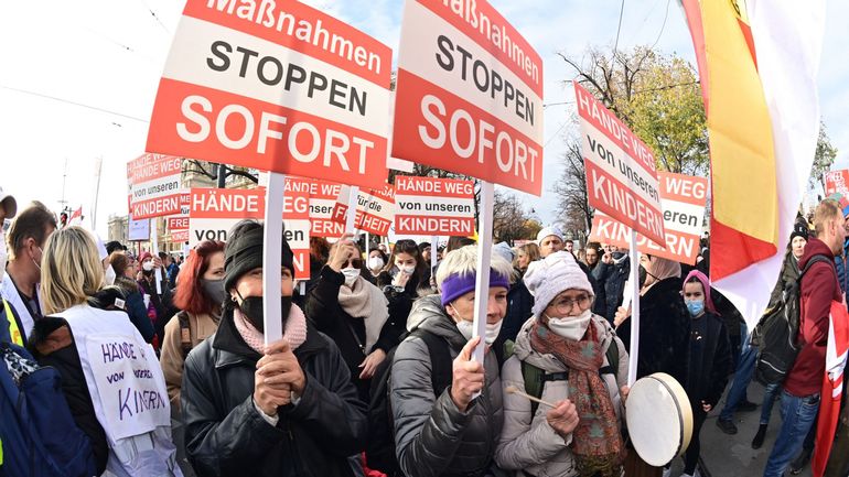 Coronavirus en Autriche: des milliers de manifestants contre la vaccination obligatoire