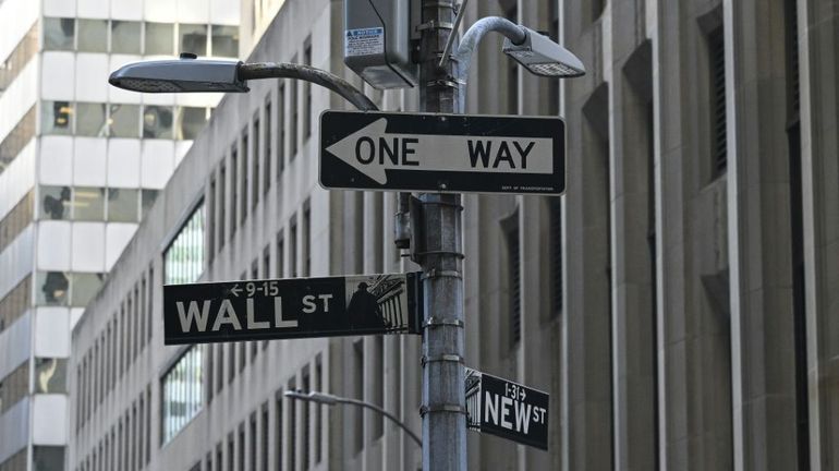 Etats-Unis : Wall Street chute fortement à la clôture, les investisseurs craignent une récession suite aux déclarations de Trump