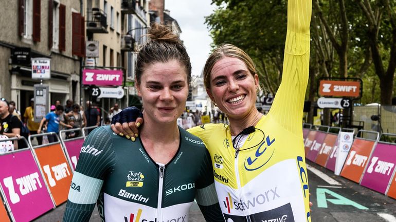 "Ça lui ouvre des horizons", "Un visage de combattante", "Étonnant" : le peloton du Tour de France féminin bluffé par le podium de Kopecky