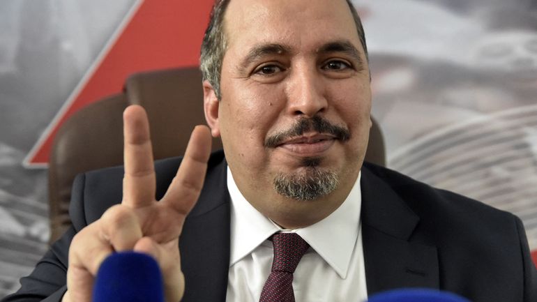 Algérie : début des consultations pour la formation d'un nouveau gouvernement