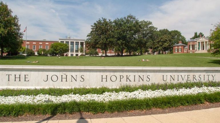 États-Unis : l'université Johns Hopkin annonce plus de 2000 licenciements en raison de coupes budgétaires