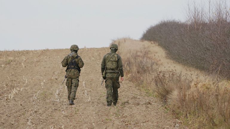 Des soldats polonais découvrent un corps à la frontière biélorusse